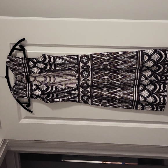 H&M pattern dress. Size XS - Picture 3 of 7